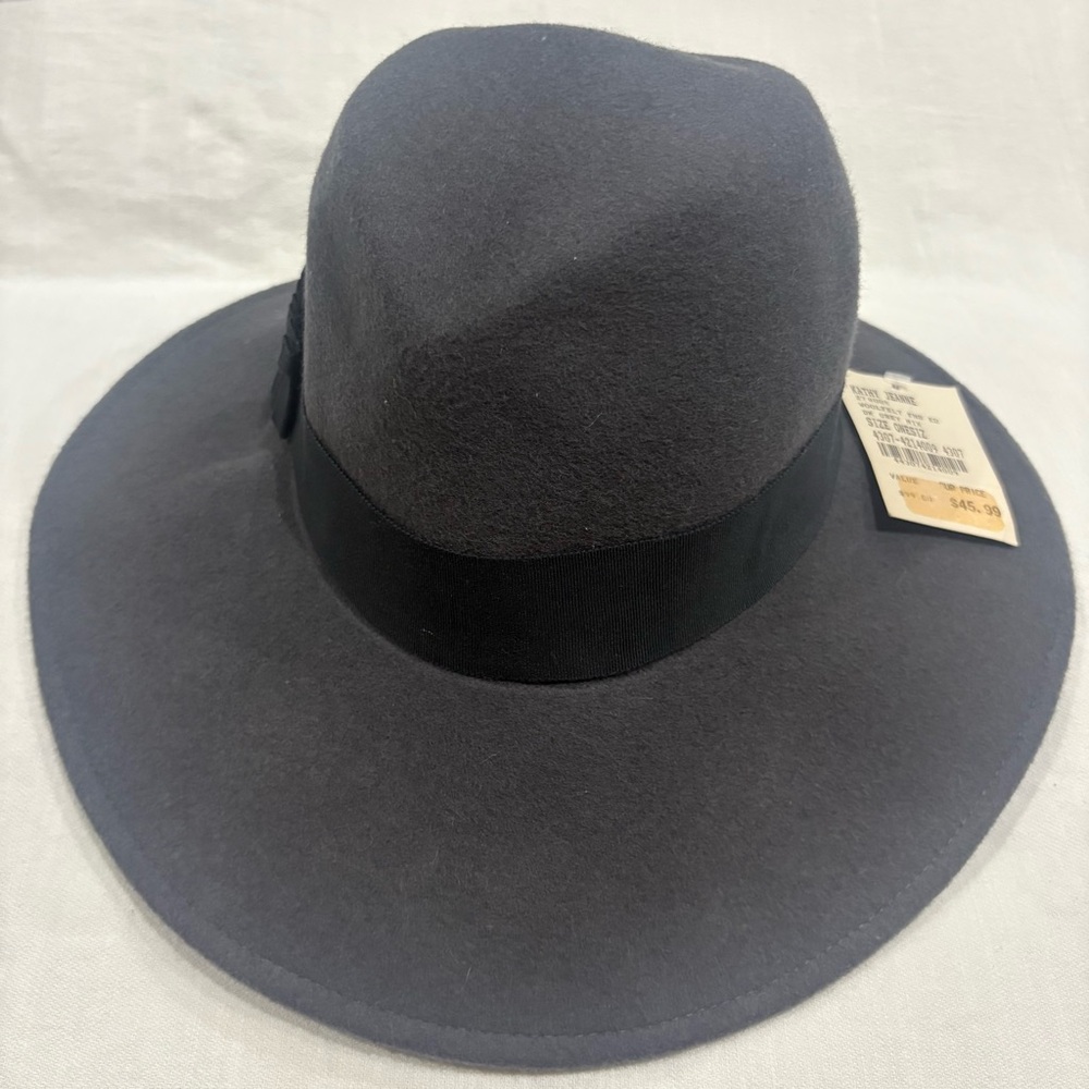 Wide Brim Felt Fedora Hat in Charcoal with Grosgrain Band
